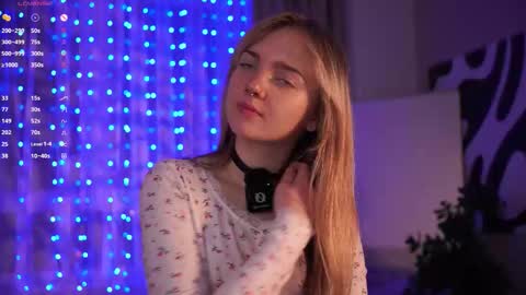 Hollis online show from December 19, 9:33 pm