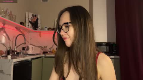 Isobelle online show from February 12, 2:54 pm