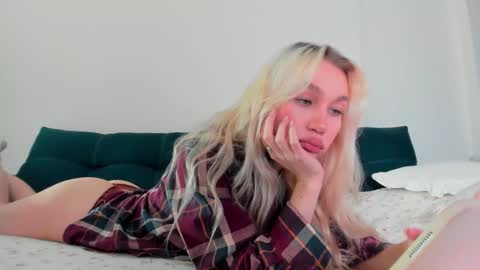 wladilia online show from November 14, 8:07 pm