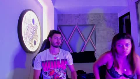 Snapshot of wolf_kitty0 chatting on April 1, 11:44 am Nicolas Y Laura online show from April 1, 11:44 am