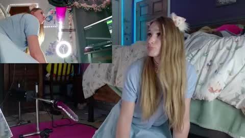 wolf_princess online show from November 15, 2:20 am