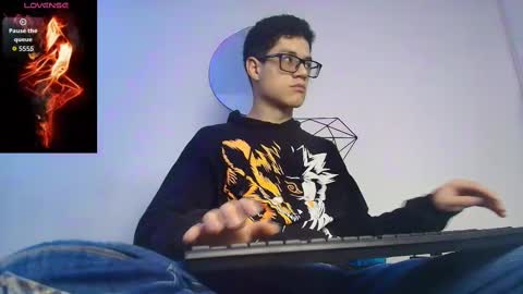 Snapshot of wolfan_sky chatting on September 24, 11:46 am W O L F online show from September 24, 11:46 am