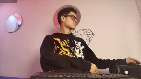 Snapshot of wolfan_sky chatting on September 25, 11:36 am W O L F online show from September 25, 11:36 am