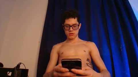 Snapshot of wolfan_sky chatting on October 14, 11:33 am W O L F online show from October 14, 11:33 am