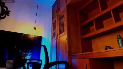  W O L F  online show from November 4, 12:04 pm