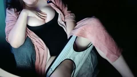 Snapshot of woman_cum84 chatting on November 25, 3:28 am Jess online show from November 25, 3:28 am