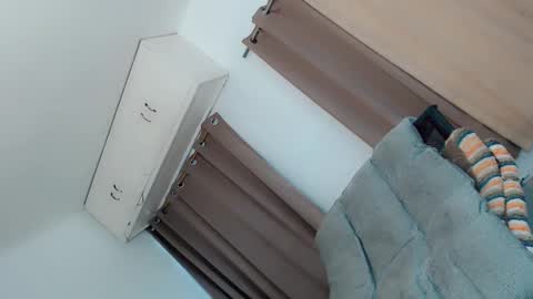 Jexie online show from October 31, 4:13 am