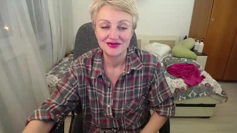 Snapshot of women_pleasures chatting on December 30, 8:15 pm women_pleasures online show from December 30, 8:15 pm