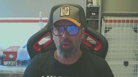 Snapshot of womenizzeer chatting on January 25, 11:02 am Adam online show from January 25, 11:02 am