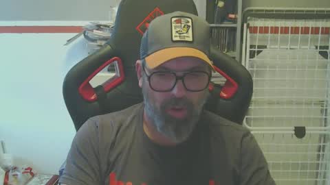 Snapshot of womenizzeer chatting on February 21, 3:32 pm Adam online show from February 21, 3:32 pm