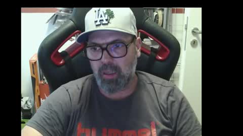 Snapshot of womenizzeer chatting on September 8, 4:28 pm Adam online show from September 8, 4:28 pm