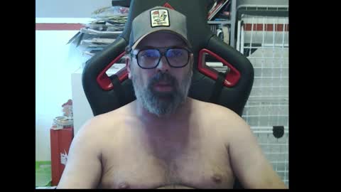 Snapshot of womenizzeer chatting on October 1, 3:29 pm Adam online show from October 1, 3:29 pm