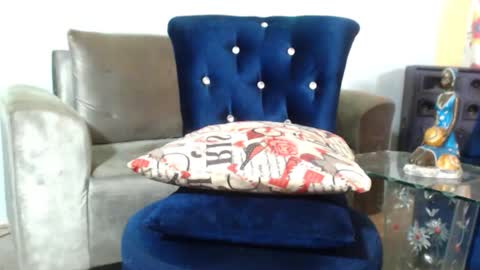 Snapshot of wonderfullight chatting on December 7, 2:57 pm SHENIEL RODRIGUEZ online show from December 7, 2:57 pm