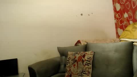 Snapshot of wonderfullight chatting on December 17, 5:07 am SHENIEL RODRIGUEZ online show from December 17, 5:07 am