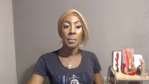 SHENIEL RODRIGUEZ online show from March 19, 2:37 am