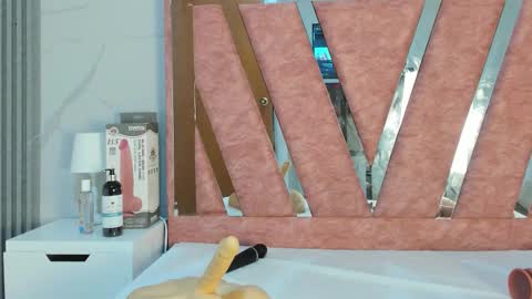 Snapshot of wonderkloe_ chatting on February 27, 1:38 am wonderkloe_ online show from February 27, 1:38 am