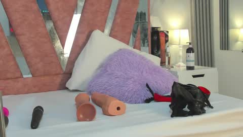 Snapshot of wonderkloe_ chatting on March 1, 7:49 pm wonderkloe_ online show from March 1, 7:49 pm
