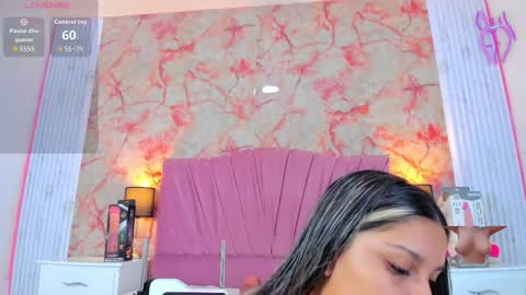 Snapshot of wonderkloe_ chatting on March 18, 2:47 am wonderkloe_ online show from March 18, 2:47 am