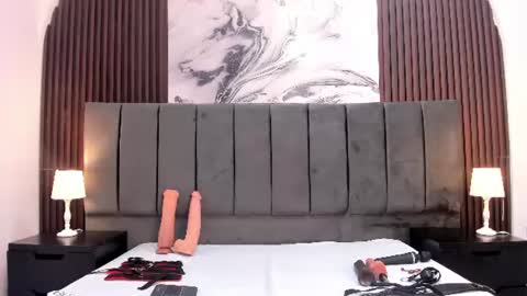 Snapshot of wonderkloe_ chatting on June 28, 7:42 pm wonderkloe_ online show from June 28, 7:42 pm