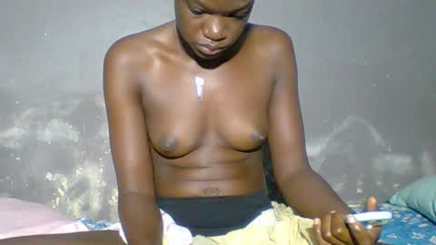 Snapshot of wonders0786 chatting on September 29, 4:39 am Your black bunny online show from September 29, 4:39 am