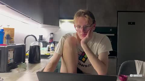 Snapshot of woods_jerk chatting on January 6, 8:45 pm Mitya online show from January 6, 8:45 pm