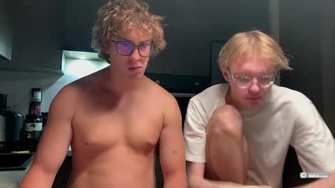 Snapshot of woods_jerk chatting on January 7, 7:27 pm Mitya online show from January 7, 7:27 pm