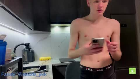 Snapshot of woods_jerk chatting on February 10, 9:19 pm Mitya online show from February 10, 9:19 pm