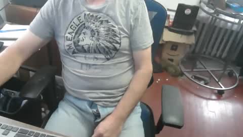Snapshot of woodworker6473 chatting on April 28, 12:32 pm woodworker6473 online show from April 28, 12:32 pm