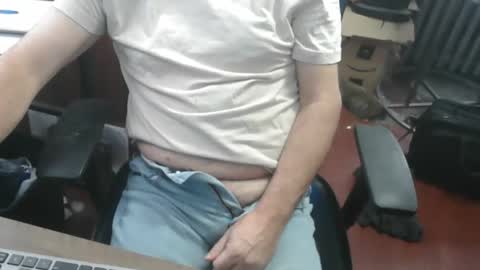 Snapshot of woodworker6473 chatting on April 30, 1:06 pm woodworker6473 online show from April 30, 1:06 pm