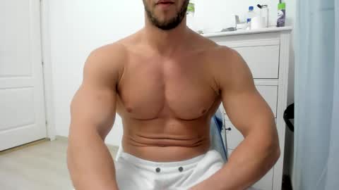 Snapshot of woolfiie chatting on December 1, 10:32 pm Wolfie online show from December 1, 10:32 pm