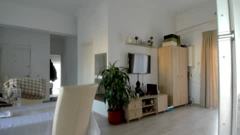 Snapshot of woolfiie chatting on December 19, 11:50 am Wolfie online show from December 19, 11:50 am