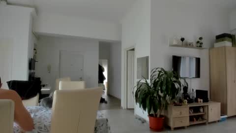 Snapshot of woolfiie chatting on January 21, 12:07 pm Wolfie online show from January 21, 12:07 pm