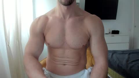 Snapshot of woolfiie chatting on January 25, 9:36 am Wolfie online show from January 25, 9:36 am