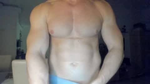 Snapshot of woolfiie chatting on February 10, 11:23 pm Wolfie online show from February 10, 11:23 pm