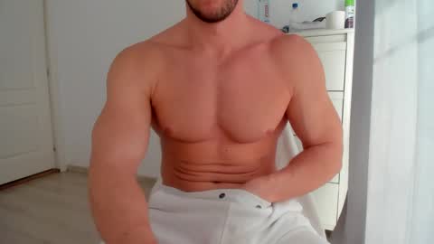 Snapshot of woolfiie chatting on February 19, 8:55 am Wolfie online show from February 19, 8:55 am