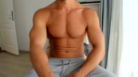 Snapshot of woolfiie chatting on June 21, 7:11 am Wolfie online show from June 21, 7:11 am