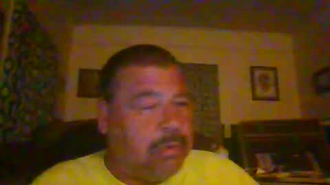 Snapshot of woperator12 chatting on May 4, 10:44 am woperator12 online show from May 4, 10:44 am