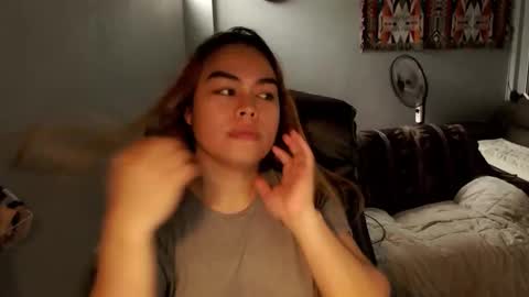 Snapshot of workingbabe41688 chatting on October 26, 2:50 am workingbabe41688 online show from October 26, 2:50 am