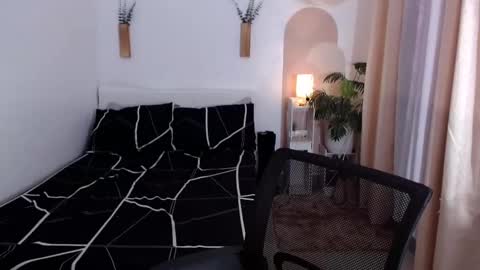 Snapshot of worldclass_sassy chatting on December 3, 12:13 am Camilla online show from December 3, 12:13 am