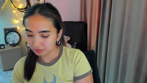 dudetta Kim online show from May 18, 2:01 pm