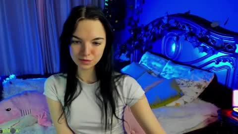 Snapshot of wow_evelin chatting on April 4, 1:19 pm Evelin online show from April 4, 1:19 pm