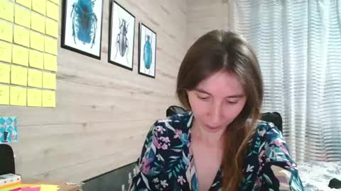 Snapshot of wow_porno_ chatting on June 24, 6:29 pm Anna online show from June 24, 6:29 pm