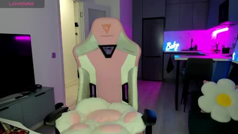 Snapshot of wowlovie666 chatting on April 3, 6:55 am Emi online show from April 3, 6:55 am