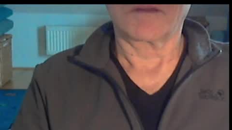 Snapshot of wuki123 chatting on January 13, 11:04 am Wuki online show from January 13, 11:04 am