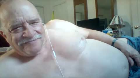 Snapshot of wvmountainlover chatting on February 13, 9:00 pm wvmountainlover online show from February 13, 9:00 pm