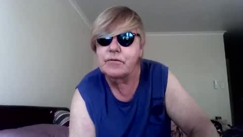 wwwwio online show from May 5, 11:02 pm