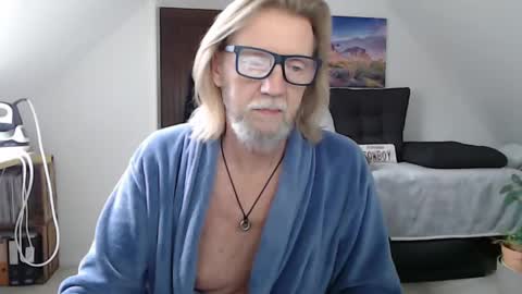 WyattEarp64 online show from December 18, 12:18 pm
