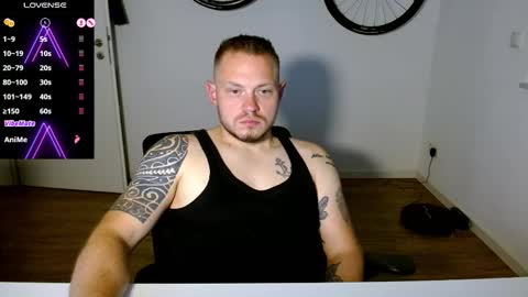 Snapshot of x19marco93x chatting on October 10, 7:46 pm x19marco93x online show from October 10, 7:46 pm