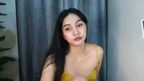 Snapshot of x1sin4h3y chatting on February 5, 5:45 am x1sin4h3y online show from February 5, 5:45 am