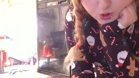 x2kayx2 online show from February 4, 5:41 pm